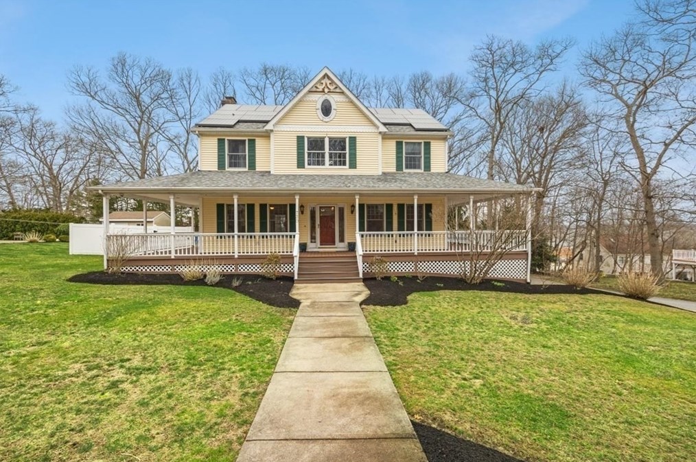 730 Dickinson St, Fall River MA  02721-4535 exterior