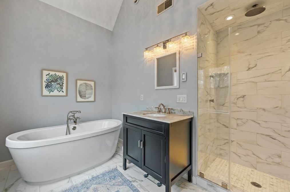 730 Dickinson St, Fall River MA  02721-4535 exterior