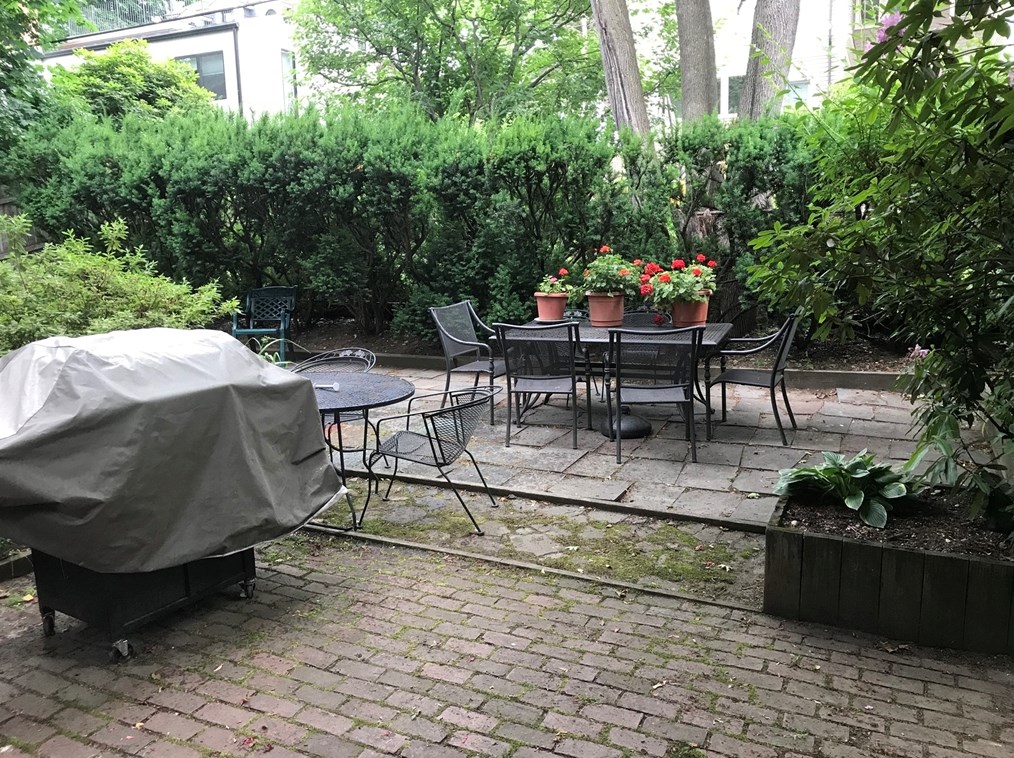 15 Arlington St, Cambridge MA  02140-2701 exterior