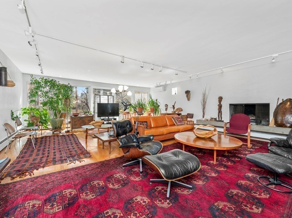 15 Arlington St, Cambridge, MA 02140-2701