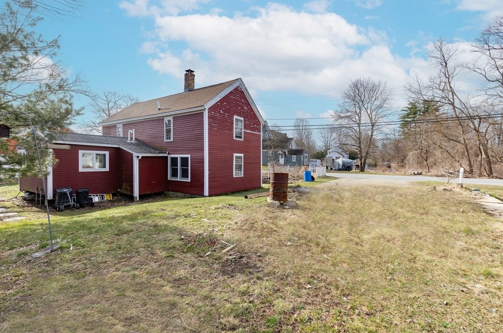 3 Brookline St, East Pepperell, MA 01463-1128