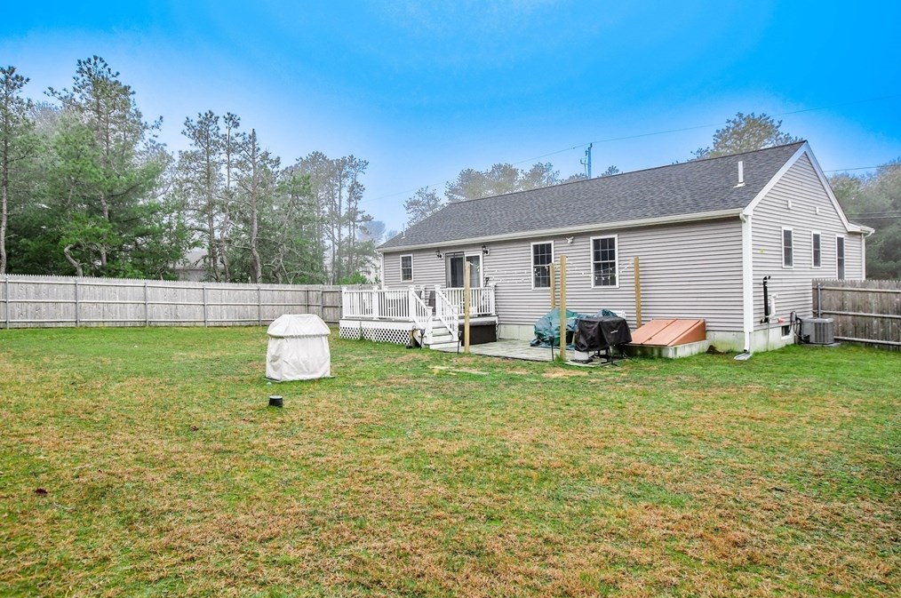 307 Charge Pond Rd, Wareham MA  02571-1108 exterior