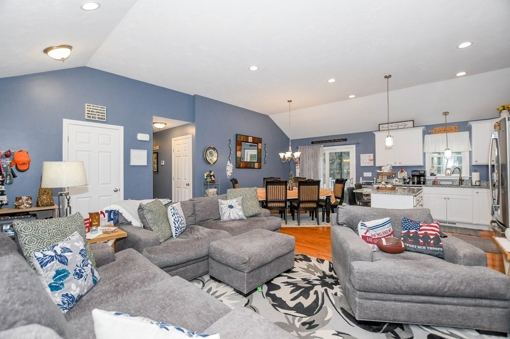 307 Charge Pond Rd, Wareham MA  02571-1108 exterior