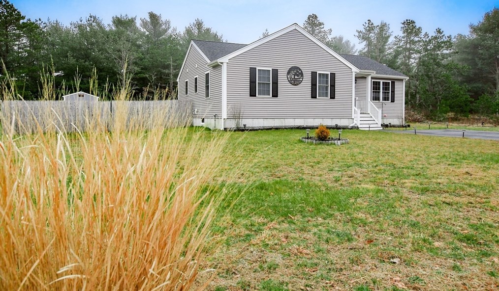 307 Charge Pond Rd, Wareham MA  02571-1108 exterior