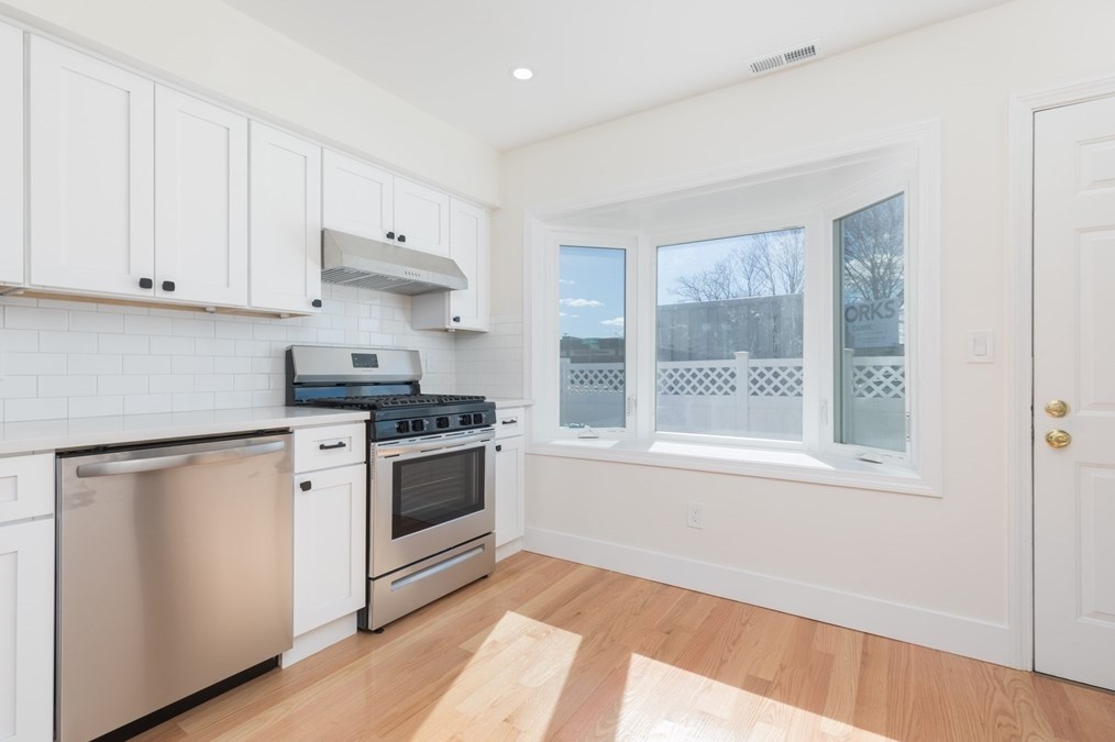45 Wenlock Rd, Roxbury Xing, MA 02122 exterior