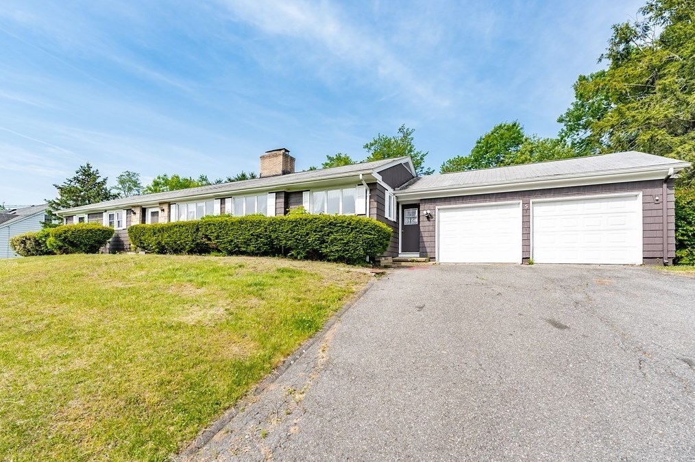 5 Brookside Cir, Wilbraham, MA 01095 exterior