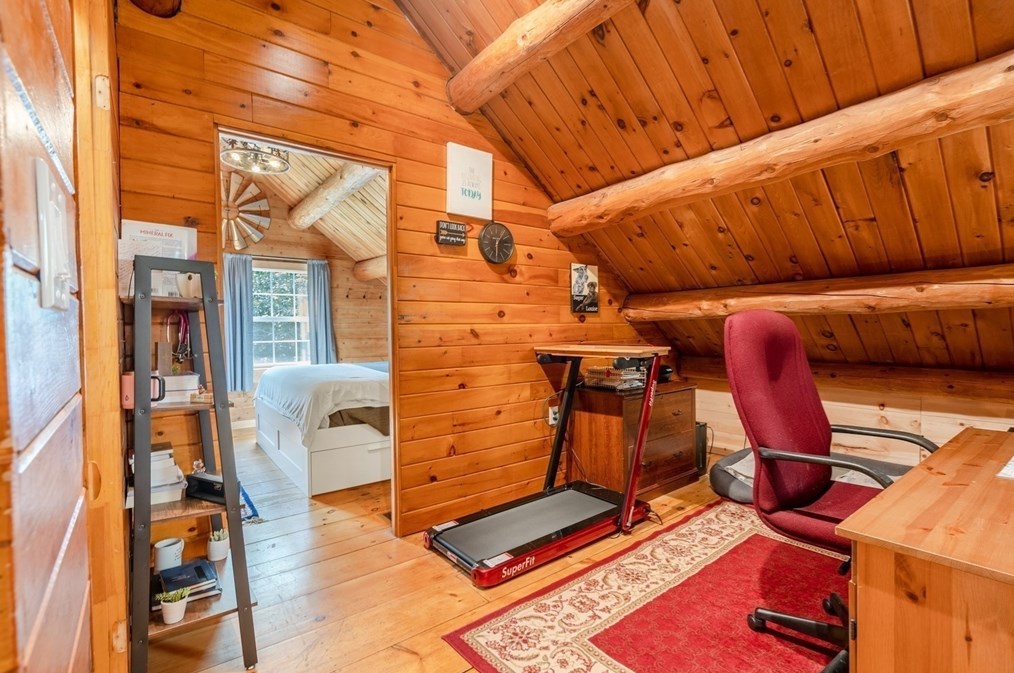 1406 Hixville Rd, Dartmouth MA  02747-1155 exterior