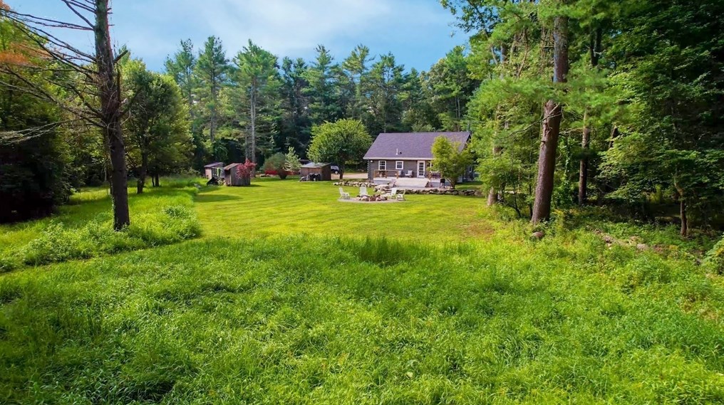 1406 Hixville Rd, Dartmouth MA  02747-1155 exterior