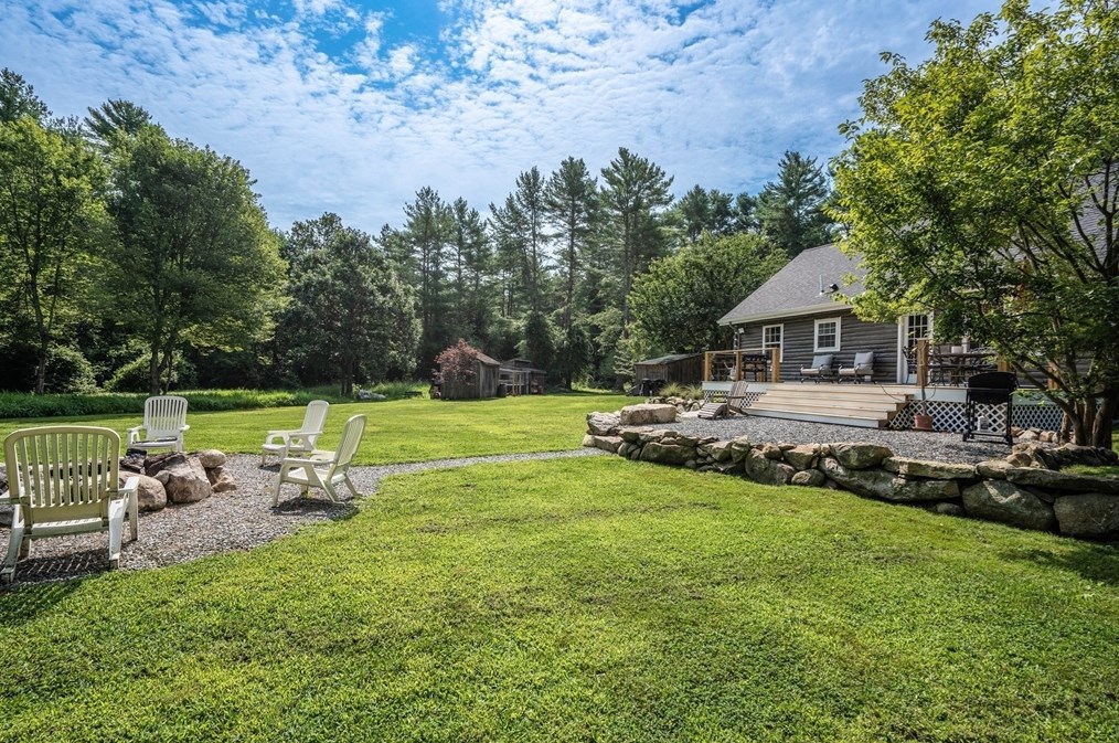 1406 Hixville Rd, Dartmouth MA  02747-1155 exterior