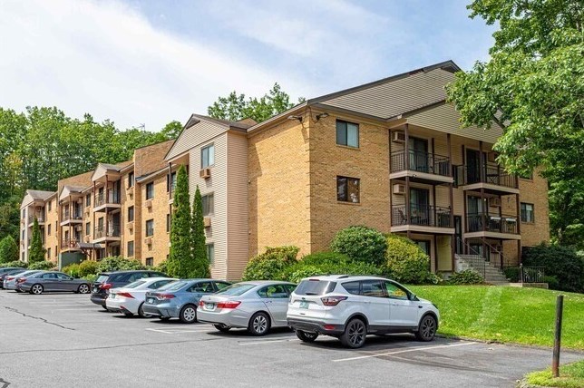 19 Country Club Dr #10, Manchester, NH 03102