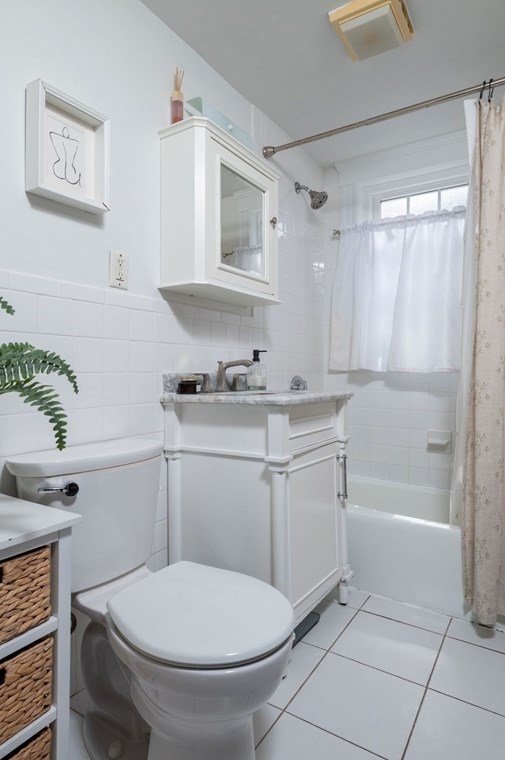 34 Dartmouth St, Watertown MA 02472-4222 exterior