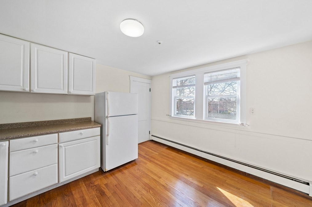 12 Hartwell St #b, Waltham, MA 02453