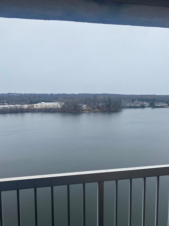 65 Lake Ave Apt 831, Worcester, MA 01604