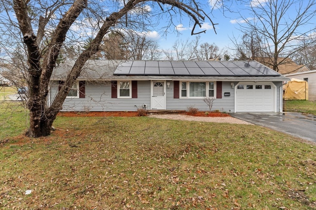 7 Jane Rd, Methuen MA  01844-3947 exterior