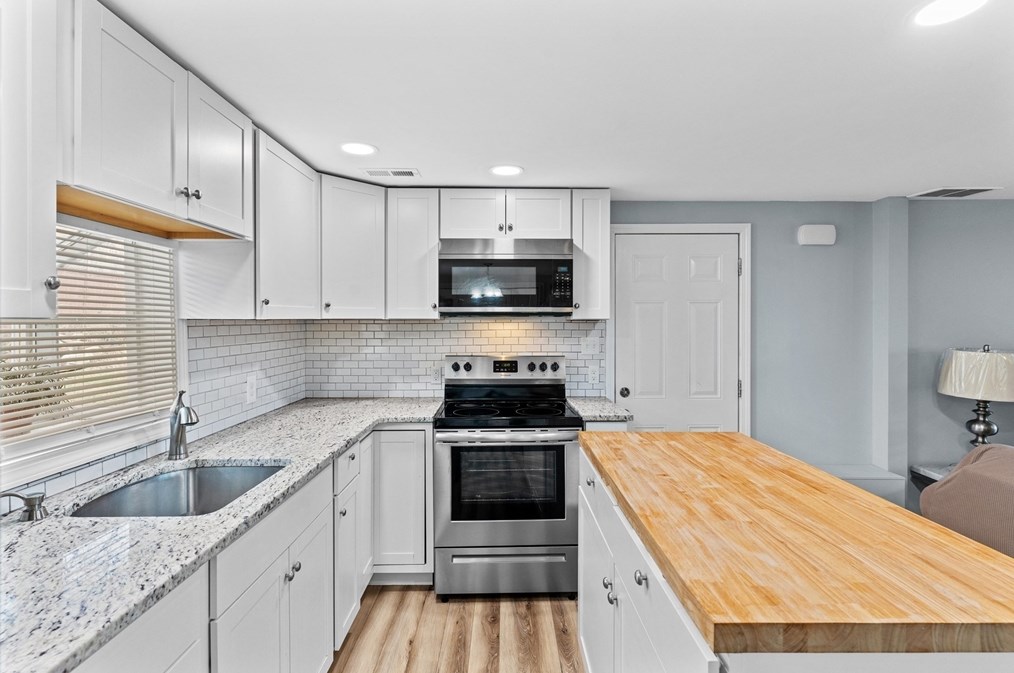 7 Jane Rd, Methuen MA  01844-3947 exterior