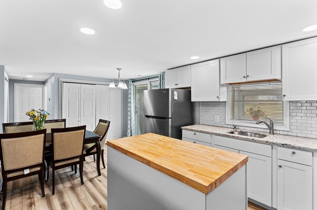 7 Jane Rd, Methuen MA  01844-3947 exterior