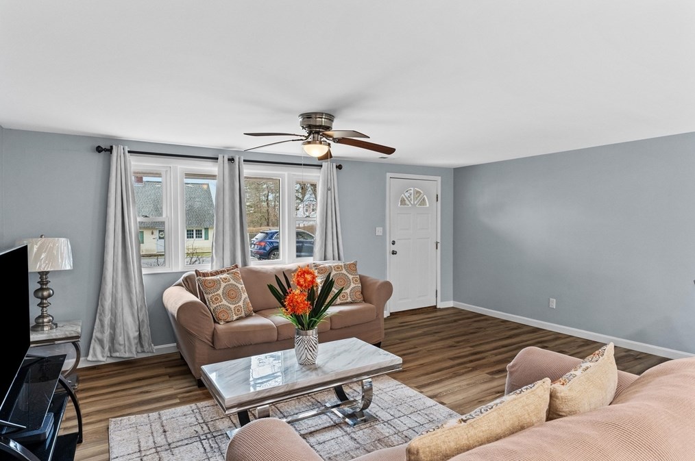 7 Jane Rd, Methuen MA  01844-3947 exterior