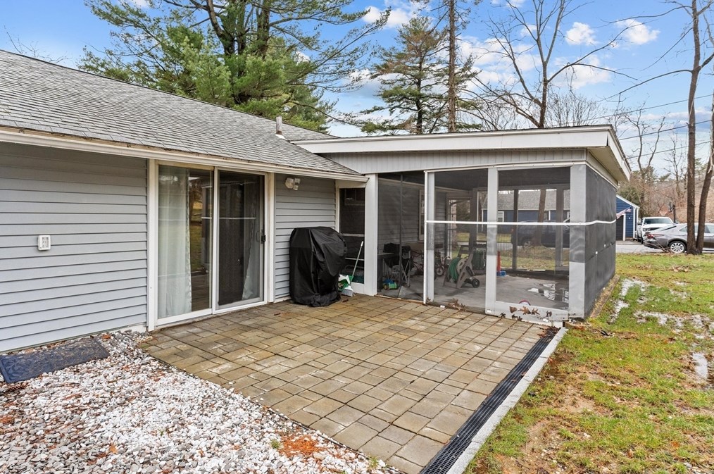 7 Jane Rd, Methuen MA  01844-3947 exterior