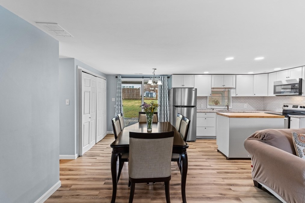 7 Jane Rd, Methuen MA  01844-3947 exterior