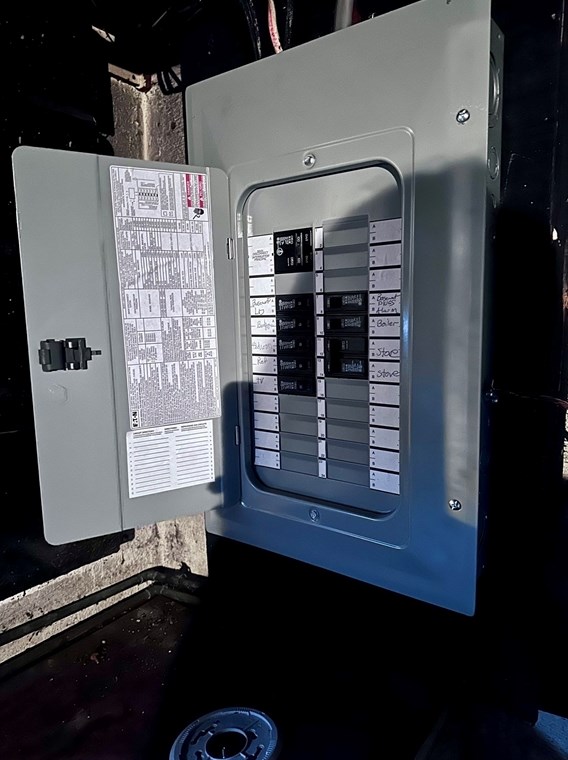 720 State Rd, Dartmouth MA 02747-2919 exterior