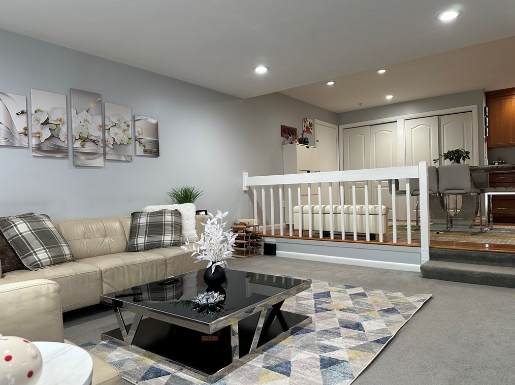 30 Chapman St #206, Weymouth, MA 02189