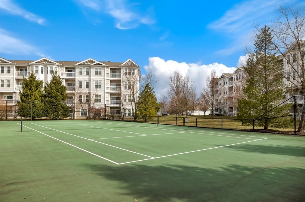 87 Clocktower Dr, Waltham MA  02452-7862 exterior