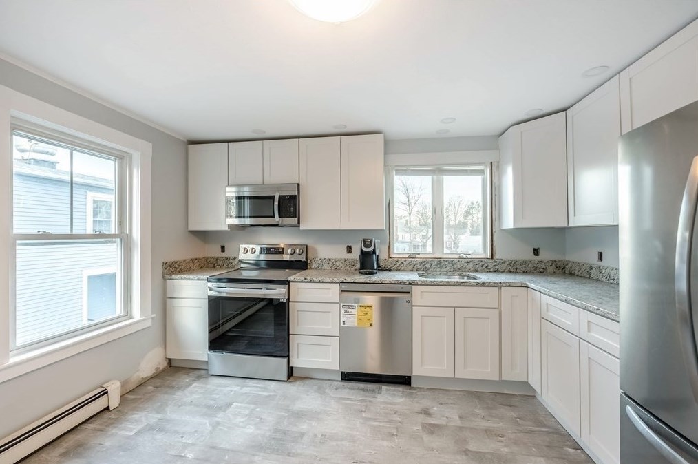 24 Elm St #2, Andover, MA 01810