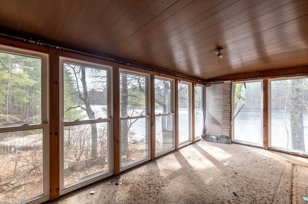 10 Wildwood Ave, Upton MA  01568-1513 exterior