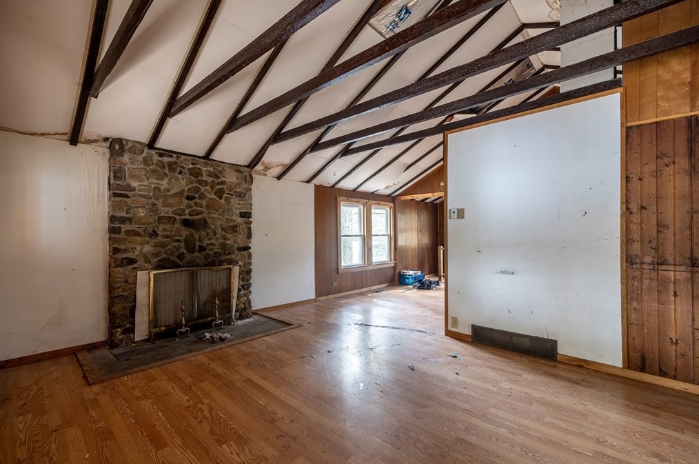 10 Wildwood Ave, Upton MA  01568-1513 exterior