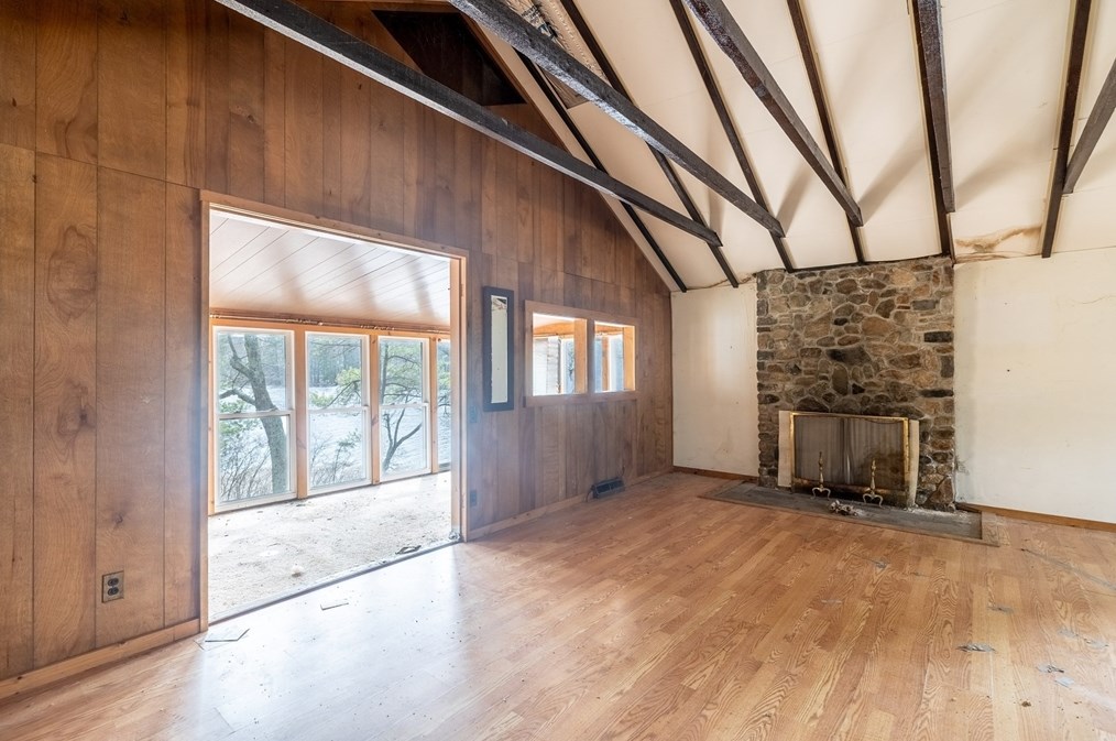 10 Wildwood Ave, Upton MA  01568-1513 exterior