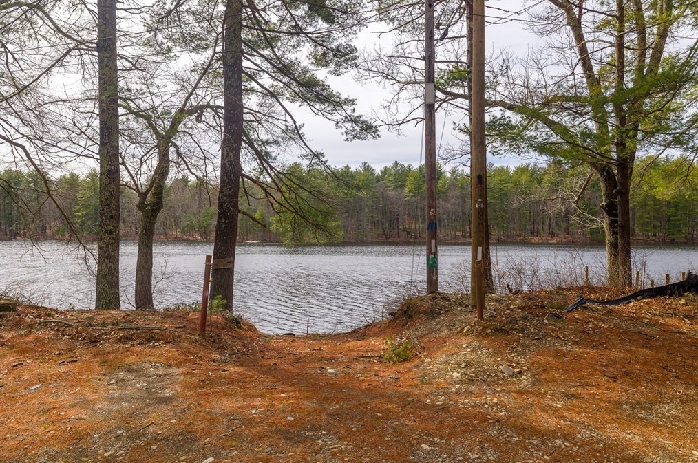 10 Wildwood Ave, Upton MA  01568-1513 exterior