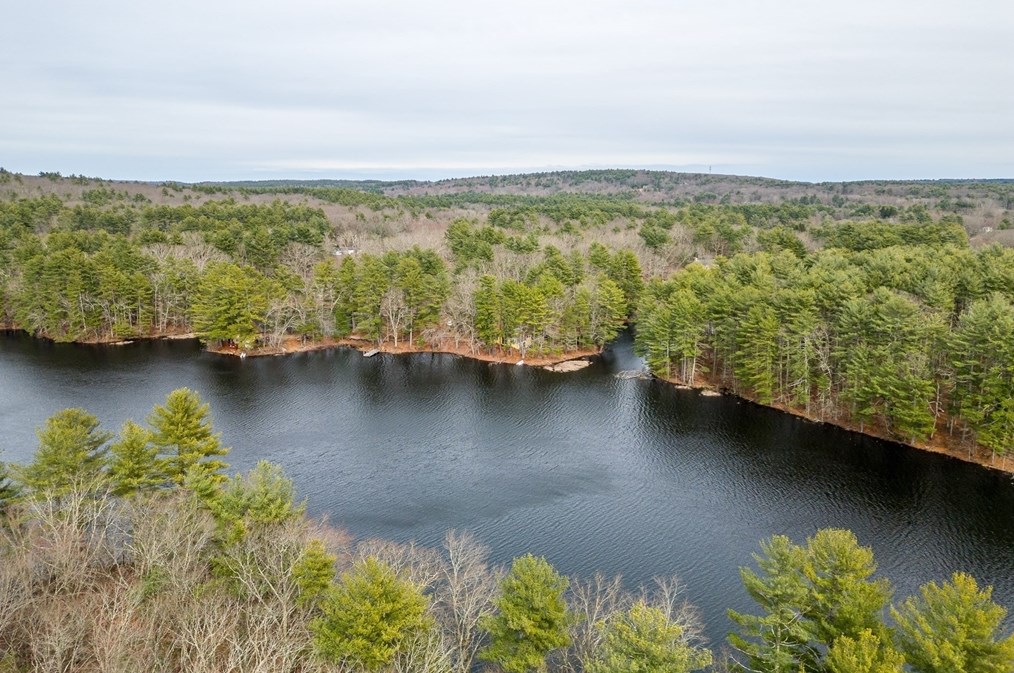 10 Wildwood Ave, Upton MA  01568-1513 exterior