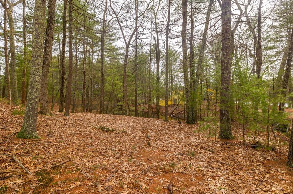 10 Wildwood Ave, Upton MA  01568-1513 exterior