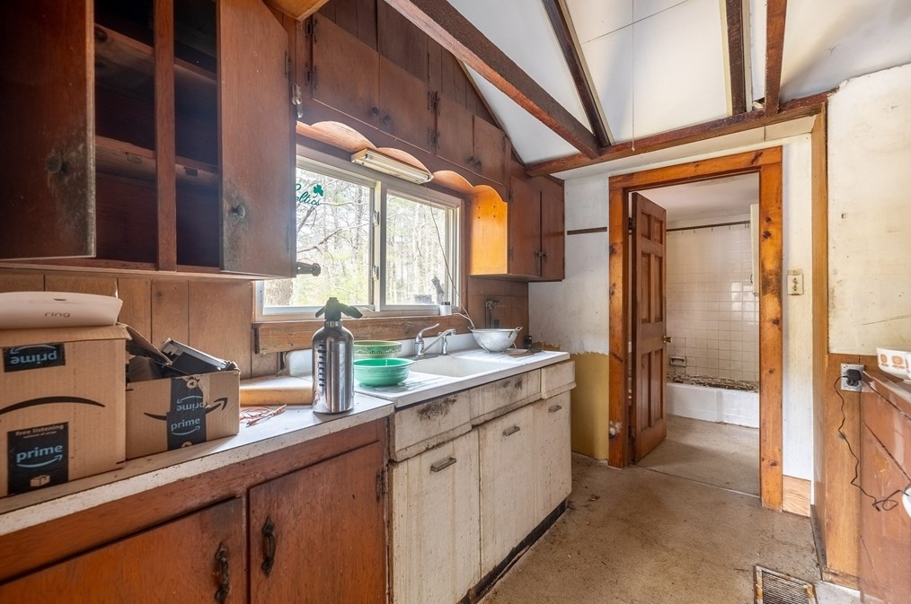 10 Wildwood Ave, Upton MA  01568-1513 exterior