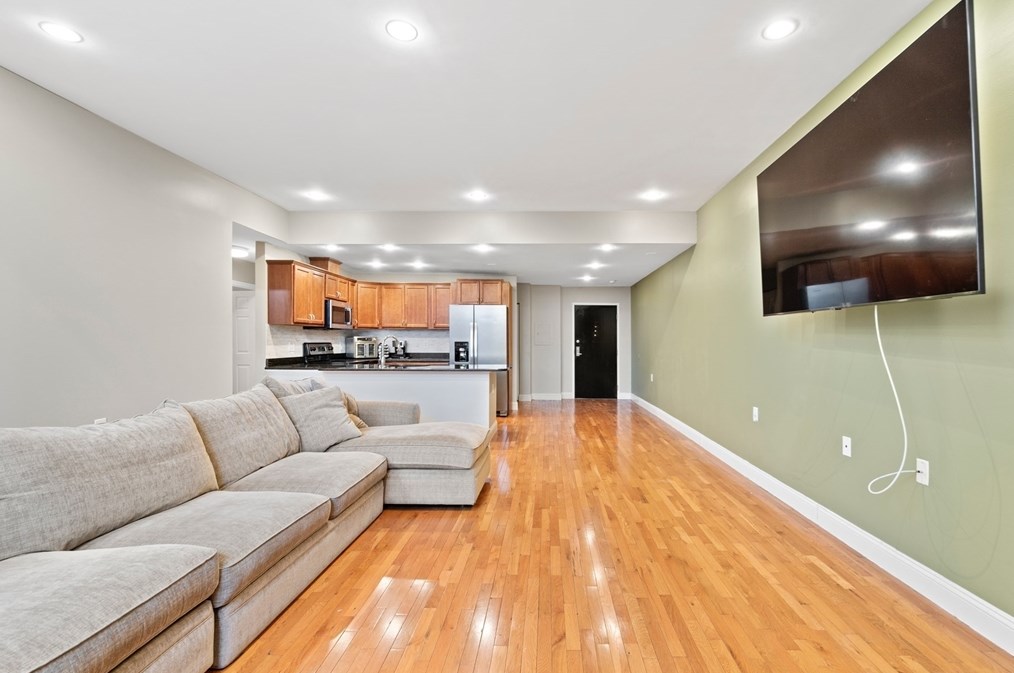 20-30 Daniels St #418, Malden, MA 02148