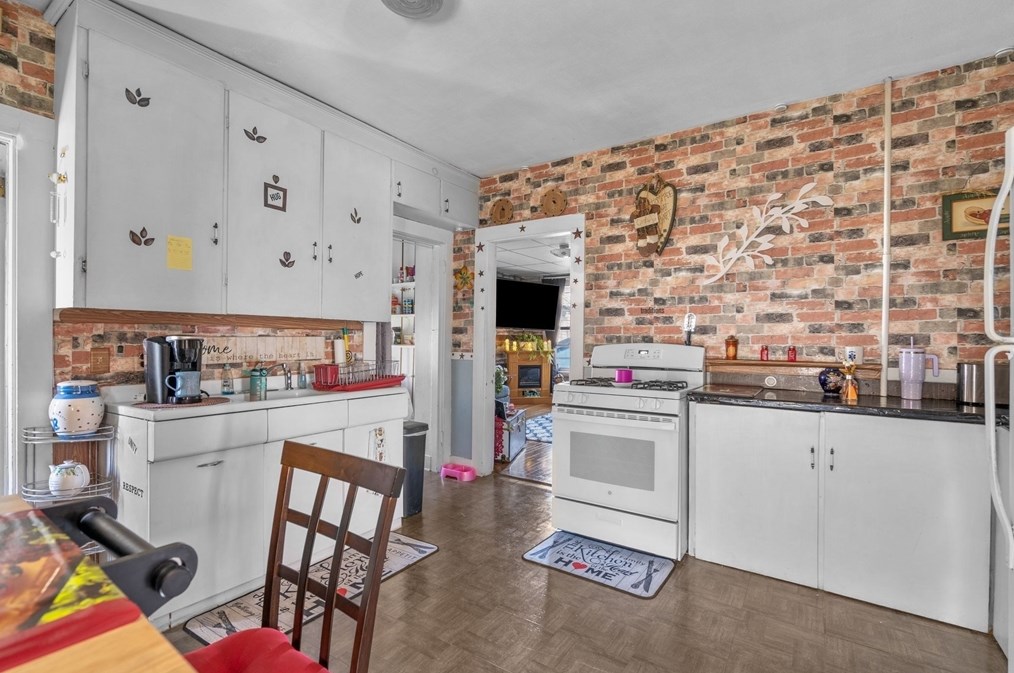 12 French Ave, Braintree MA 02184-6502 exterior