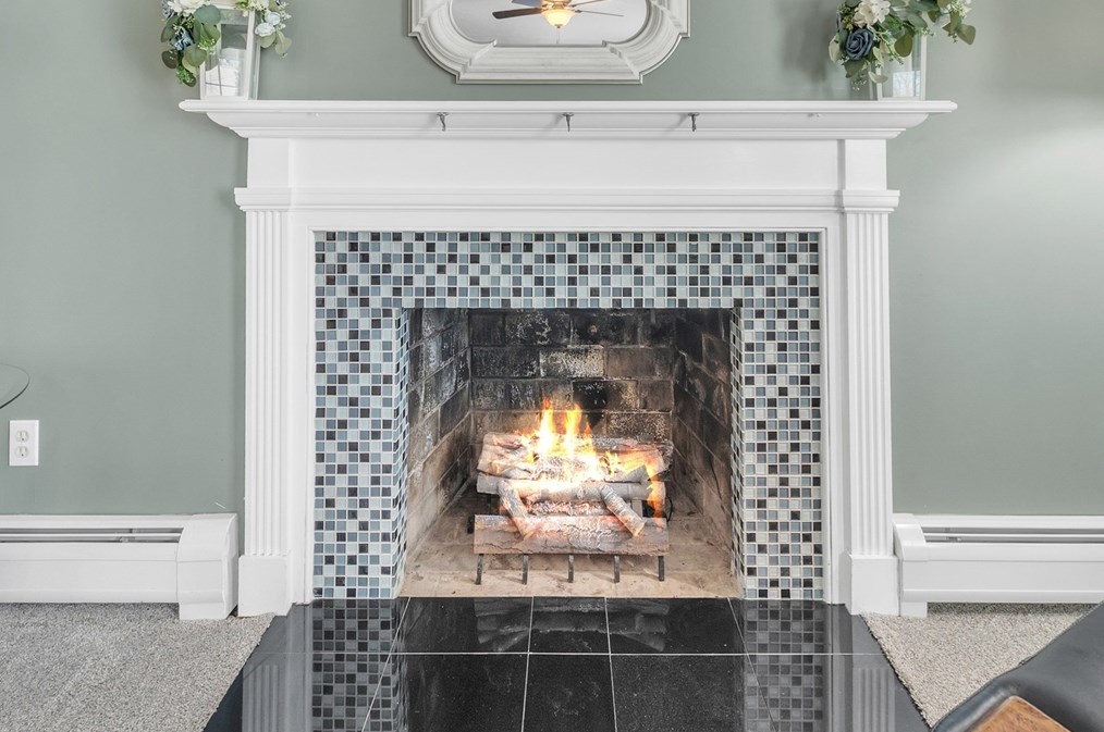 42 Loomis Ave, Westfield, MA 01085 exterior