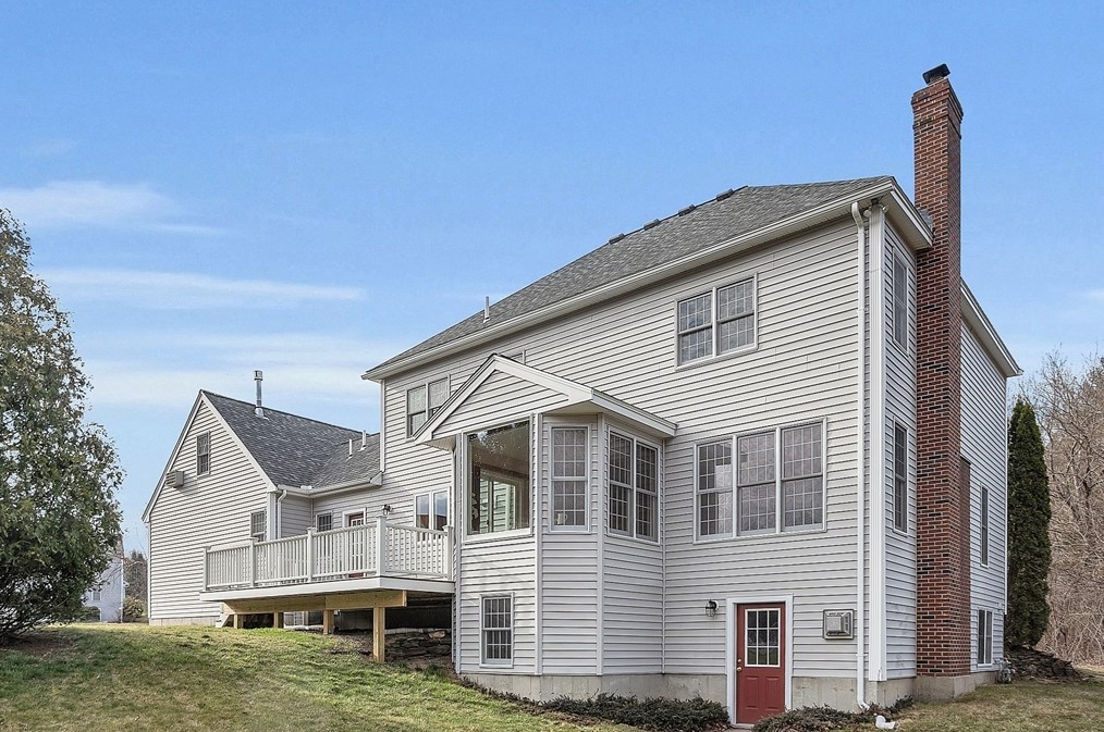 15 Butterfield Ln, Westford, MA 01886 exterior