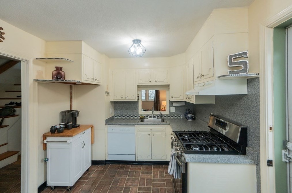 7 Lincoln Park, Marblehead MA 01945-2534 exterior