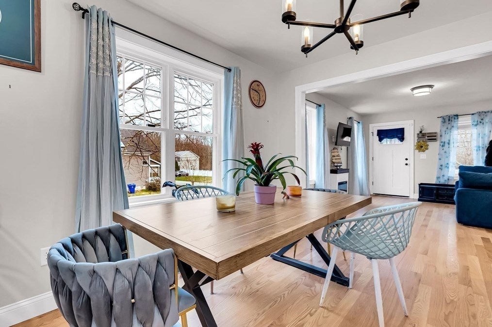 726 Dighton Ave, Taunton MA  02780-7131 exterior