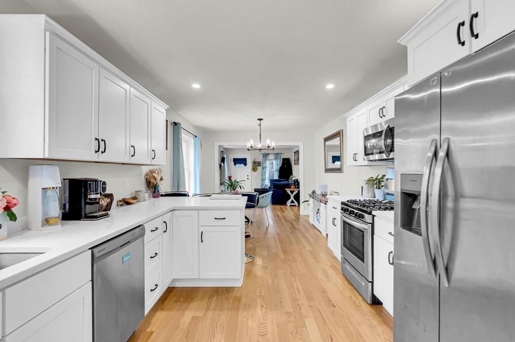 726 Dighton Ave, Taunton MA  02780-7131 exterior