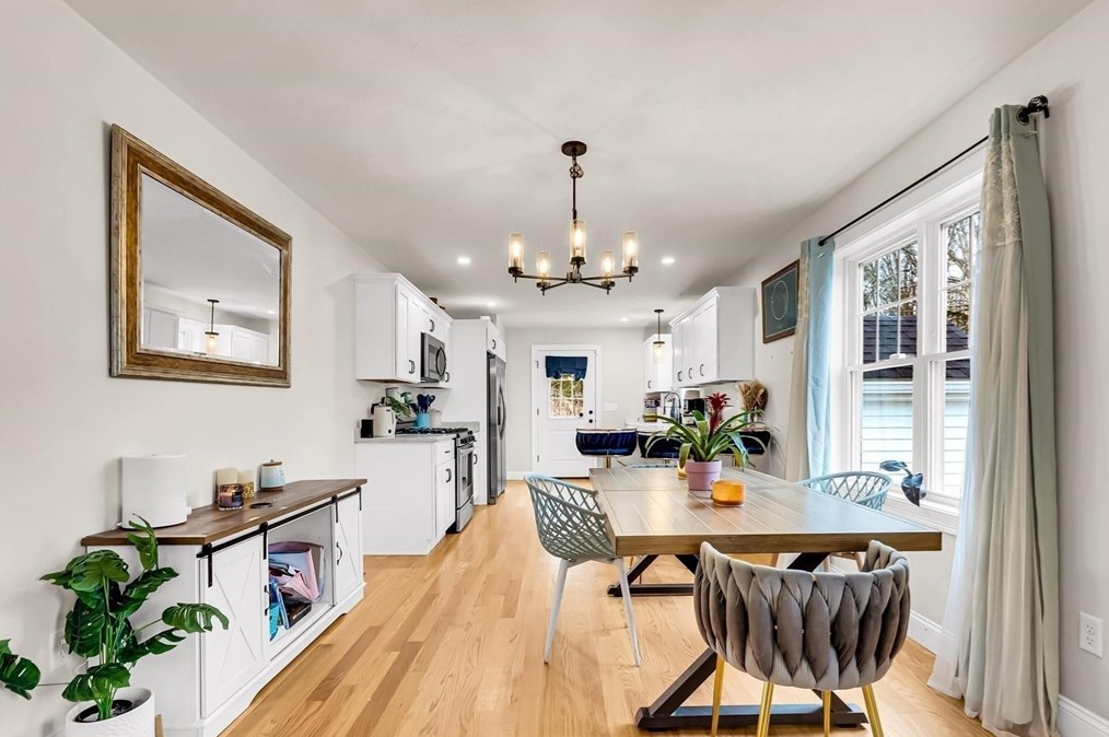 726 Dighton Ave, Taunton MA  02780-7131 exterior