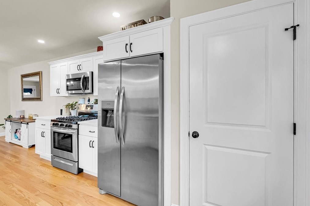 726 Dighton Ave, Taunton MA  02780-7131 exterior