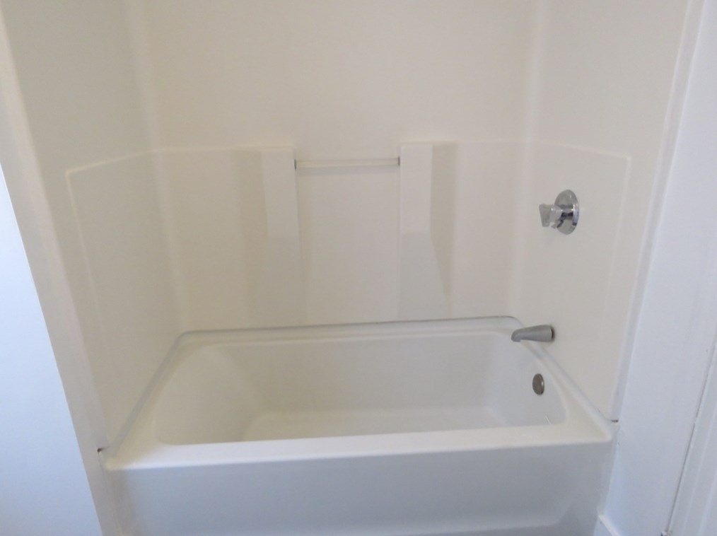 17 Hodges Ave, Taunton MA 02780-3028 exterior