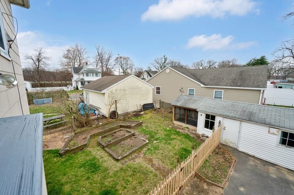 348 Hampden St, Chicopee, MA 01013