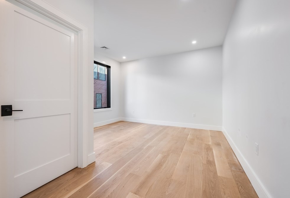 811 Heath St, Boston MA 02467-2640 exterior