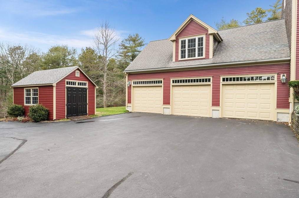 34 Noreast Ln, Plymouth, MA 02360 exterior