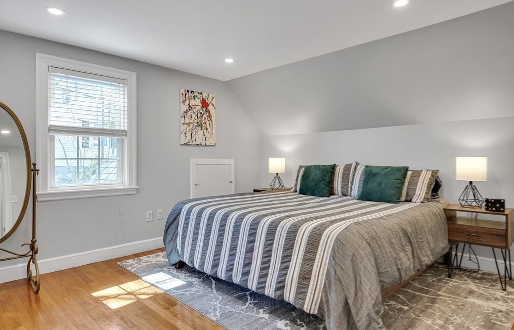 16 Beechwood Rd, Waltham MA  02453-6527 exterior