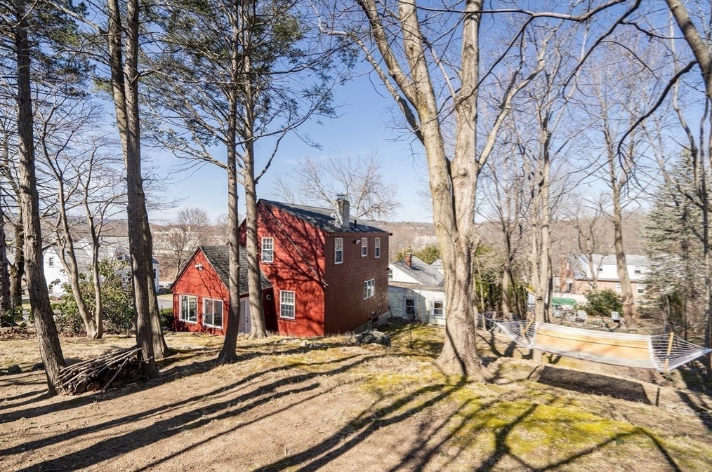 16 Beechwood Rd, Waltham MA  02453-6527 exterior