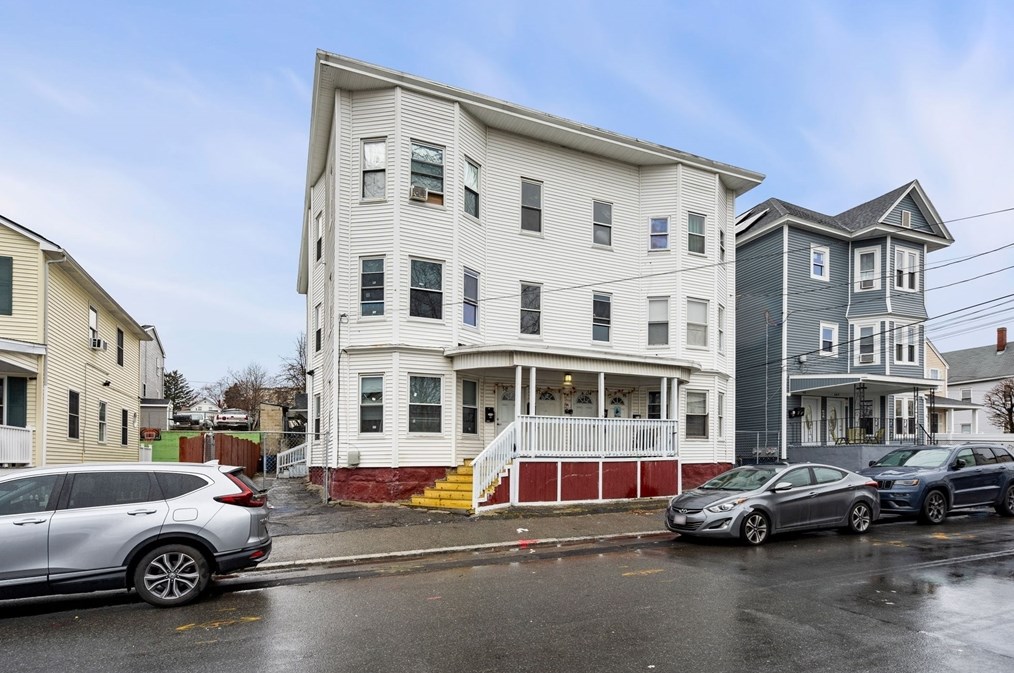 50-56 Greenwood St, Lawrence, MA 01841-4627